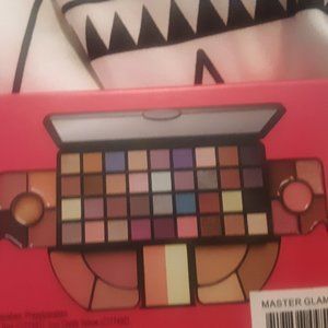 Master glam makeup